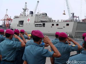 Kapal Perang RS KRI Semarang-594 Merapat di Tanjung Priok Kapal Perang RS KRI Semarang-594 Merapat di Tanjung Priok