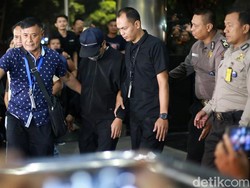 Pagi di Hotel Bumi Pengubah Jalan Cerita Romahurmuziy