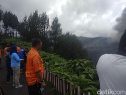 BNPB Pantau Aktivitas Gunung Bromo yang Semburkan Abu Vulkanik