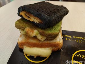 Lumer Lembut Roti Bakar dengan Keju Mozzarella yang Sedang Hits Lumer Lembut Roti Bakar dengan Keju Mozzarella yang Sedang Hits