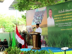 Kuliah Umum di Sulsel, Mentan Bagi-bagi Bibit Jagung hingga Kambing