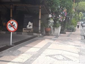 Rommy Diduga Di-OTT KPK di Pintu Keluar Hotel Bumi, Ini Cerita Saksi Rommy Diduga Di-OTT KPK di Pintu Keluar Hotel Bumi, Ini Cerita Saksi