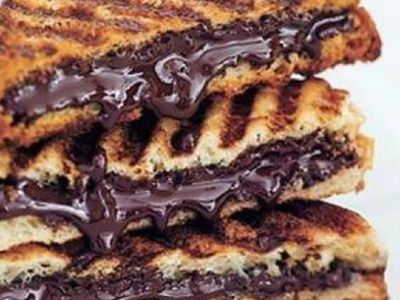 Sarapan Roti Panggang? Ini 10 Ide Roti Panggang Cokelat yang Lezat