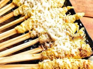 Bisa Jajan Martabak hingga Telur Gulung Bertabur Keju di Tempat Ini