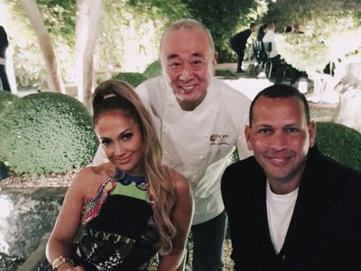 Sering Makan Bareng, Ini Kemesraan J.Lo dan Alex Rodriguez Usai Bertunangan