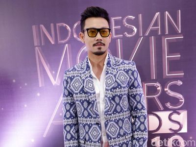 Denny Sumargo: Dulu Tukang Cuci Piring Kini Aktor Top