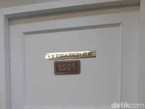 Romahurmuziy Kena OTT KPK, Ruangannya di DPR Terkunci Romahurmuziy Kena OTT KPK, Ruangannya di DPR Terkunci