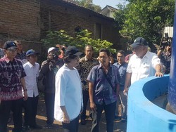 Ke Desa di Serang, Sri Mulyani Pesan Jangan BAB Sembarangan