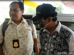 Ketum PPP Rommy dan 4 Orang yang Ditangkap KPK Dibawa ke Jakarta