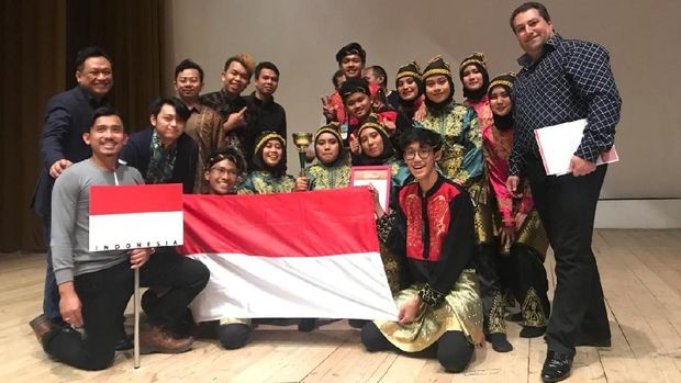 Tim Tari SMA Muhammadiyah 1 Yogyakarta raih prestasi pada International Folklore Festival ke-5 tanggal 10-13 Maret 2019 di Saint Petersburg, Rusia.