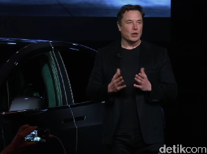 Bos Tesla Tak Masalah Mobilnya Jadi Mobil Goyang