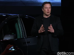 Bos Tesla Tak Masalah Mobilnya Jadi Mobil Goyang