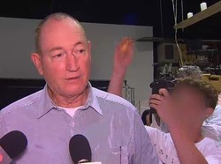 Dikepruk Telur, Ini Kata Senator Australia