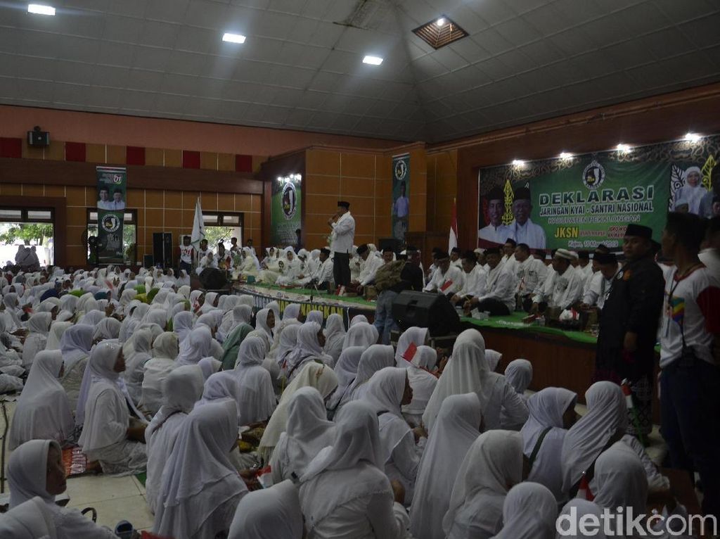Jaringan Kiai Santri Nasional Kab Pekalongan Deklarasi Dukung Jokowi Jaringan Kiai Santri Nasional Kab Pekalongan Deklarasi Dukung Jokowi
