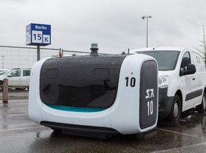 Ini Stan, Robot Tukang Parkir Valet di Bandara Lyon