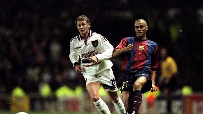 Ole Gunnar Solskjaer saat jadi pemain Manchester United menghadapi Barcelona (Clive Brunskill /Allsport) Ole Gunnar Solskjaer saat jadi pemain Manchester United menghadapi Barcelona (Clive Brunskill /Allsport)