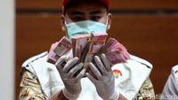 Penampakan Duit Suap OTT Romahurmuziy