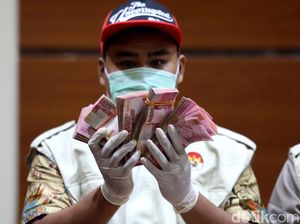 Penampakan Duit Suap OTT Romahurmuziy