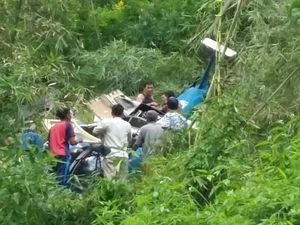 4 Korban Helikopter Jatuh Dibawa ke RS SMC Tasikmalaya