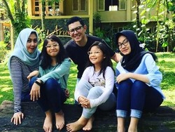 Bisa Jadi Inspirasi, Nama Unik Tiga Anak Alfito Deannova