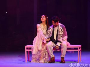 Syahdunya Lantunan Syair di Musikal Cinta Tak Pernah Sederhana Syahdunya Lantunan Syair di Musikal Cinta Tak Pernah Sederhana