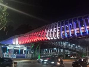 Solidaritas Korban Penembakan, DKI Beri Warna Bendera New Zealand di JPO GBK Solidaritas Korban Penembakan, DKI Beri Warna Bendera New Zealand di JPO GBK