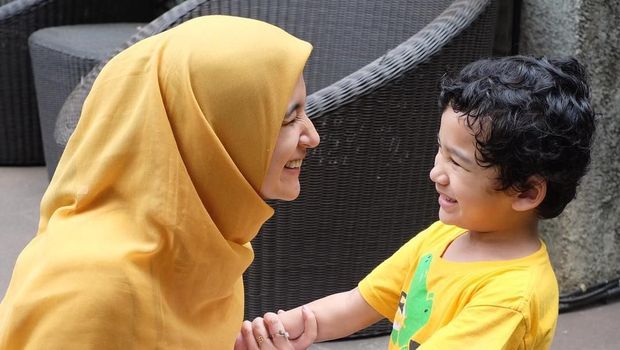 Shireen Sungkar & Adam