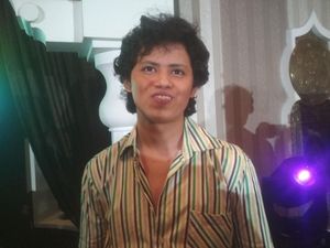 Aliando Cocok Nggak Ya Jadi Dono? Intip Teaser Warkop DKI Reborn Aliando Cocok Nggak Ya Jadi Dono? Intip Teaser Warkop DKI Reborn