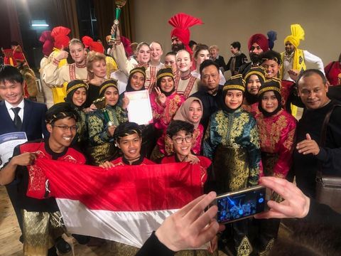 Tim Tari SMA Muhammadiyah 1 Yogyakarta raih prestasi pada International Folklore Festival ke-5 tanggal 10-13 Maret 2019 di Saint Petersburg, Rusia.