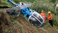 Foto: Potret Helikopter Jatuh di Desa Jayaratu Tasikmalaya