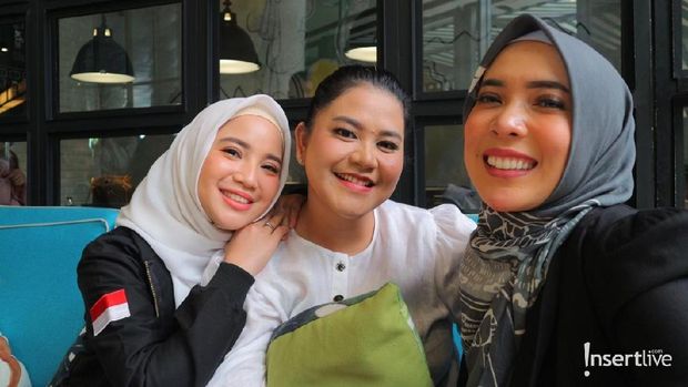 Chacha Frederica, Kahiyang Ayu, & Fitri Tropika