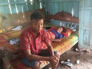 Menderita Sakit Komplikasi, Ngatiyah Tinggal di Rumah yang Reyot