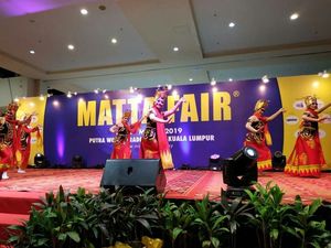 Tari Gandrung Banyuwangi Sukses Bikin Heboh MATTA Fair 2019 Tari Gandrung Banyuwangi Sukses Bikin Heboh MATTA Fair 2019
