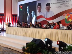 Pesan Jokowi di Rapat Konsolidasi TKN: Jangan Lengah karena Angka Survei
