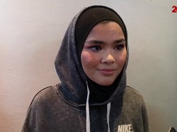 Belanja Sneakers Sudah Jadi Gaya Hidup Sivia Azizah