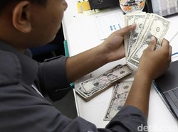 Terbukti! Nasabah Bank Pakai Sandal Jepit Bukan Berarti Kere