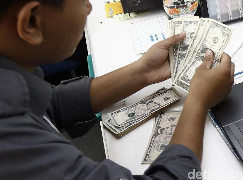 Dolar AS Babak Belur, Rupiah Kembali Menguat Dolar AS Babak Belur, Rupiah Kembali Menguat