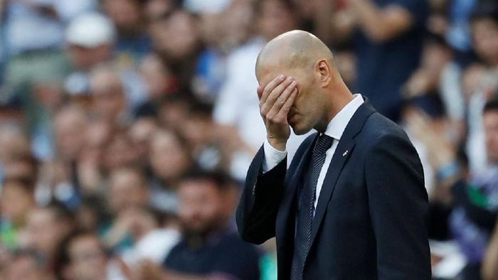 Zinedine Zidane memulai comeback-nya di Real Madrid dengan kemenangan atas Celta Vigo (REUTERS/Susana Vera) Zinedine Zidane memulai comeback-nya di Real Madrid dengan kemenangan atas Celta Vigo (REUTERS/Susana Vera)