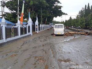 Awas! Di Jayapura Ada Pengungsi Siluman Ngaku-ngaku Korban Banjir Awas! Di Jayapura Ada Pengungsi Siluman Ngaku-ngaku Korban Banjir