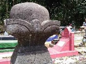 Proyek Talut Mangkrak, Makam di Karanganyar Rawan Ambrol