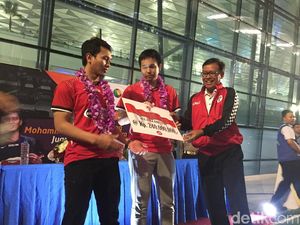 Hendra/Ahsan Juga Ditunggu Bonus dari PBSI Hendra/Ahsan Juga Ditunggu Bonus dari PBSI