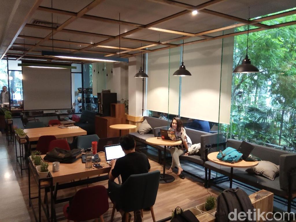 Kerja di Co Working Space Seperti Apa Rasanya? Kerja di Co Working Space Seperti Apa Rasanya?