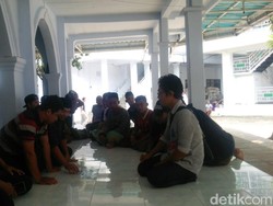 Jemaah yang Tunggu Meteor Jatuh di Ponpes Malang Terancam Golput