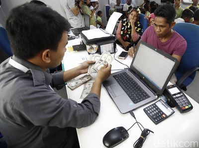 Keren! Ada yang Tukar Dolar di Bank Apung BRI