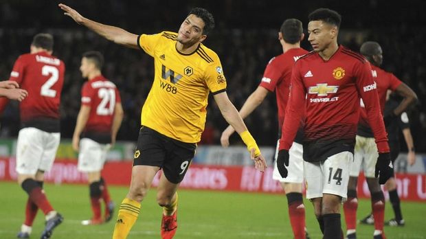 Raul Jimenez dikabarkan jadi target MU.