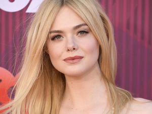 Elle Fanning Sang Princess Aurora Makin Dewasa dan Mempesona Elle Fanning Sang Princess Aurora Makin Dewasa dan Mempesona