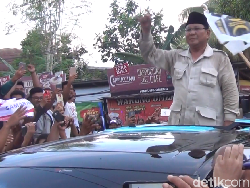 Pesawat  Delay, Prabowo Tak Dampingi Sandi di Debat