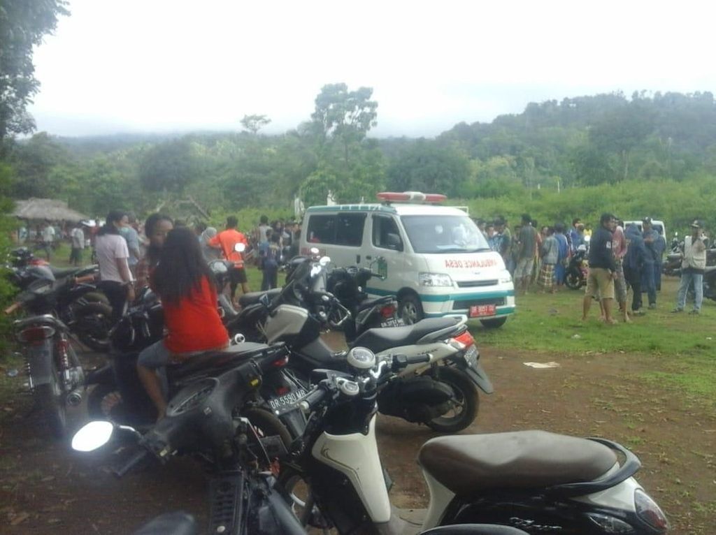 Korban Tewas Longsor Air Terjun Tiu Kelep Bertambah Jadi 3 Orang Korban Tewas Longsor Air Terjun Tiu Kelep Bertambah Jadi 3 Orang