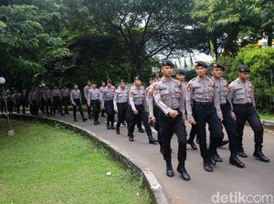 Personel Gabungan Mulai Sterilisasi Hotel Sultan