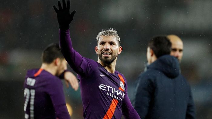 Sergio Aguero jadi penentu kemenangan Manchester City atas Swansea di Piala FA (Reuters/John Sibley) Sergio Aguero jadi penentu kemenangan Manchester City atas Swansea di Piala FA (Reuters/John Sibley)